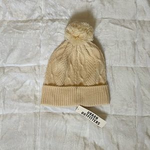 NWT Urban Outfitters Demi Cable Knit Pom Beanie (Size OS)